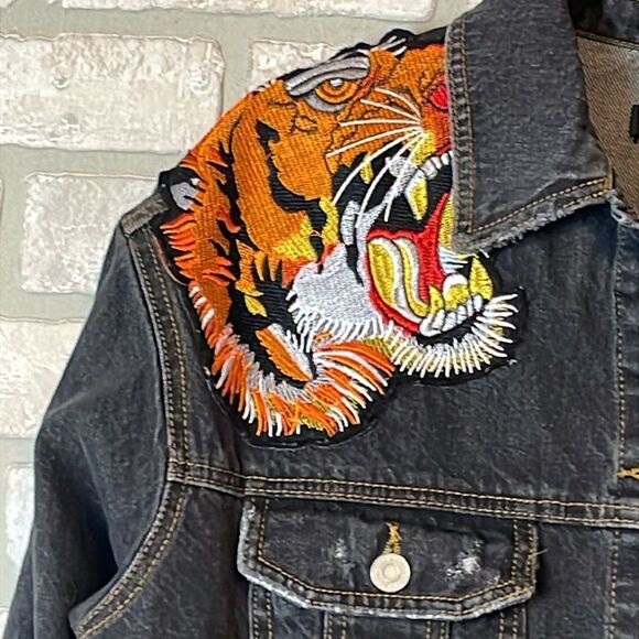 Missguided Oversized Embroidered Jean Jacket - Picture 4 of 7